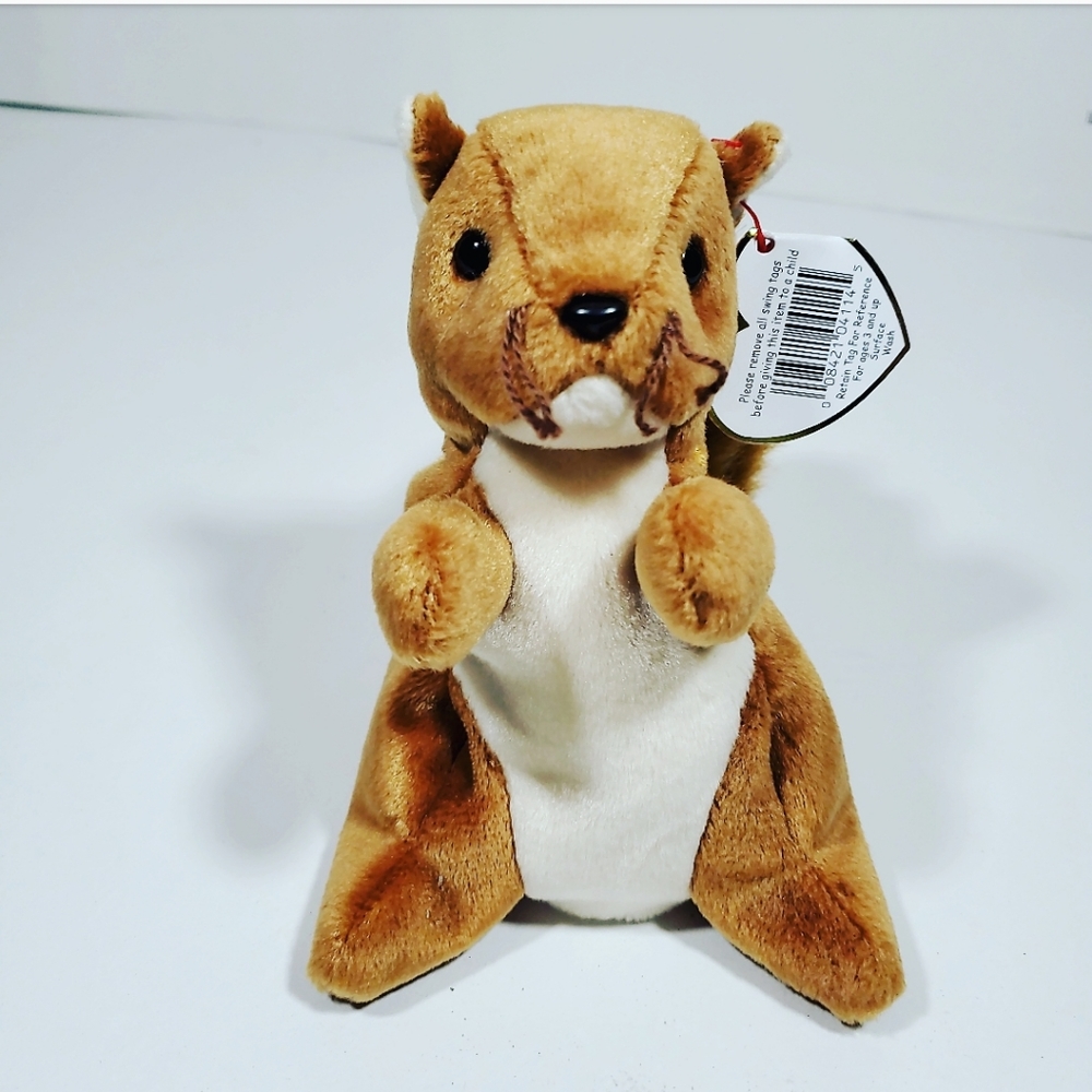 Ty Beanie Baby Nuts Squirrel